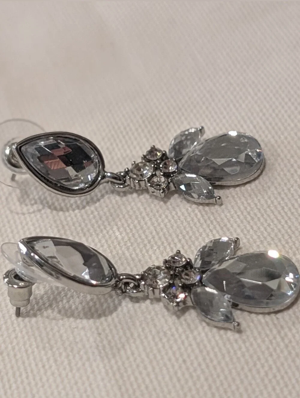 🌸ADD ON Crystal Teardrop Dangle Earrings -  Fashion Jewelry - Picture 2 of 2